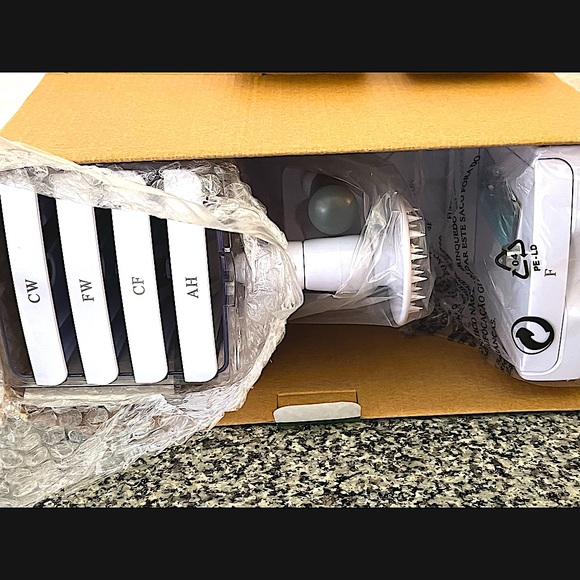 Spiralizer with 7 blades NEW original box. Great prep tool noodles & fancy veges - Picture 3 of 8